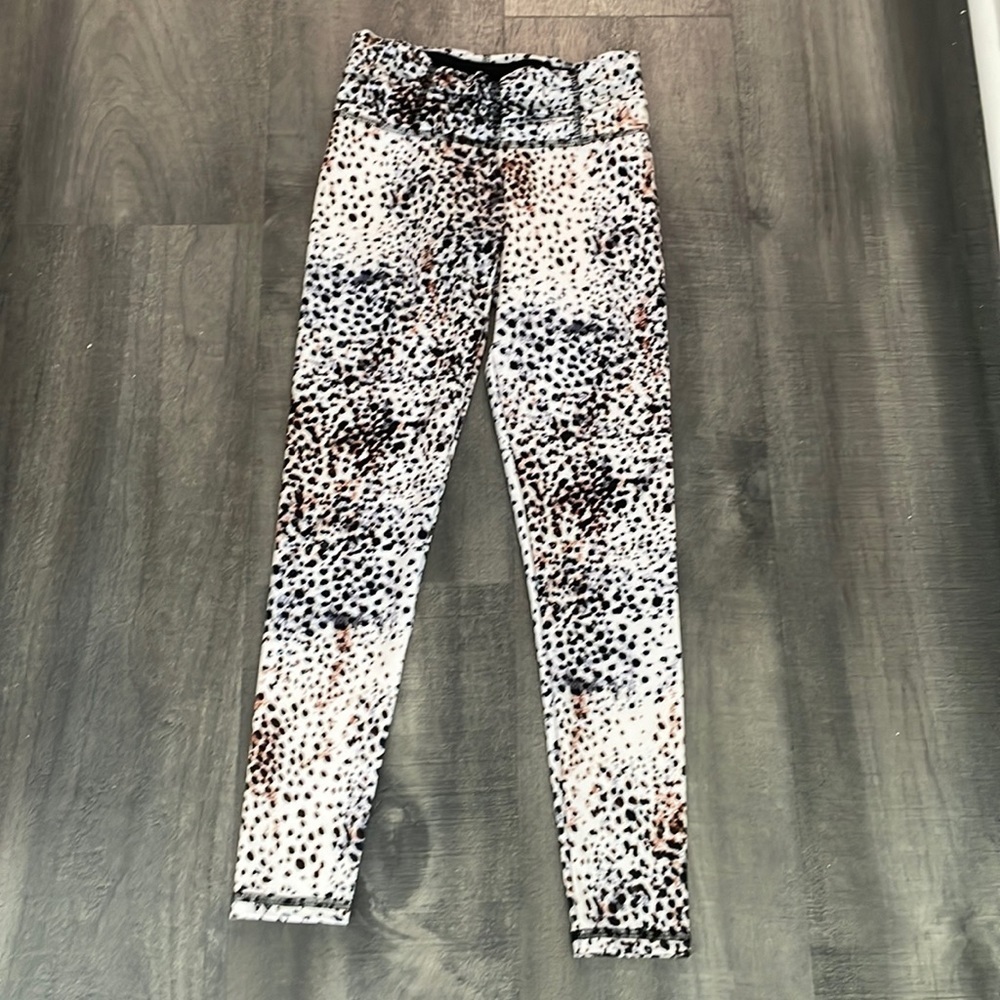 STRUT-THIS Spotted Leggings size small